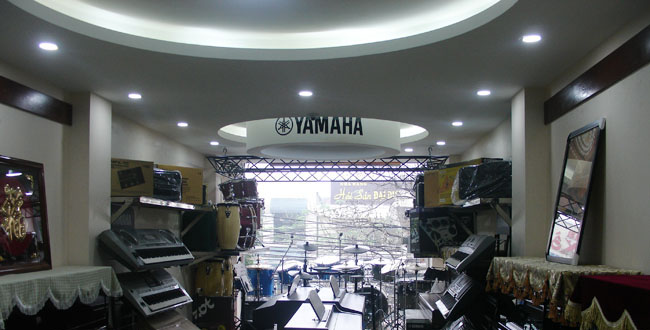 Showroom nhạc cụ Tiến Mạnh